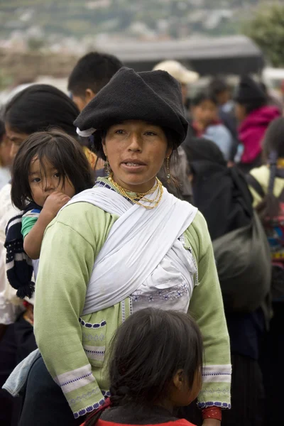 厄瓜多尔女子-厄瓜多尔 — 图库照片
