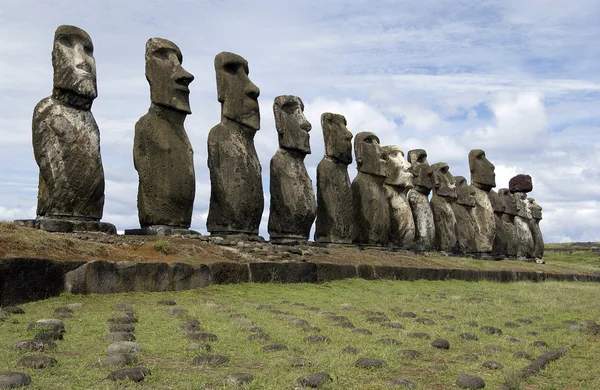 Moai - Húsvét-sziget - Dél-csendes-óceáni — Stock Fotó