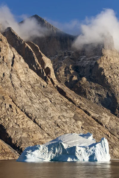 Eisberg - scoresbysund - grönland — Stockfoto