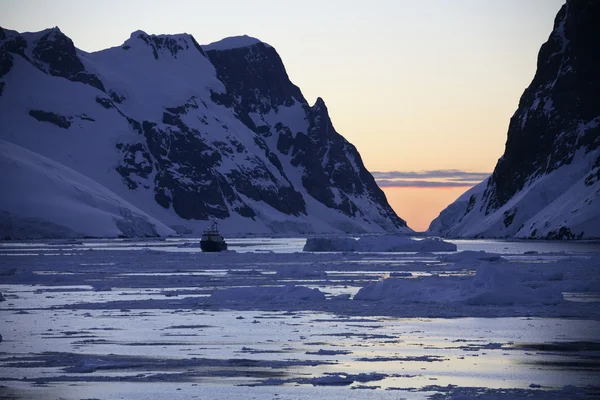 Lamaire 频道-南极洲 — 图库照片