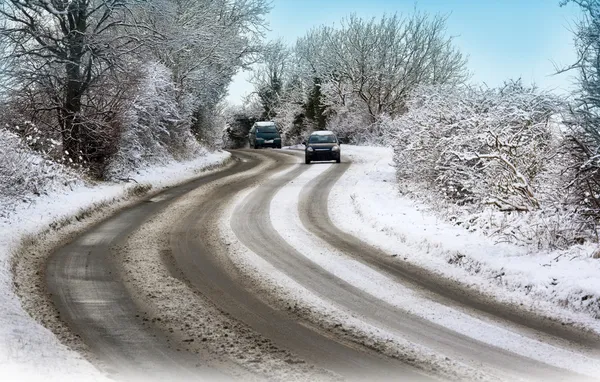 Conducción de invierno - Condiciones resbaladizas — Foto de Stock