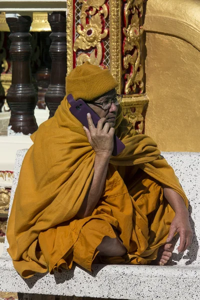 Thai Monk on Cellphone — Stock Photo, Image