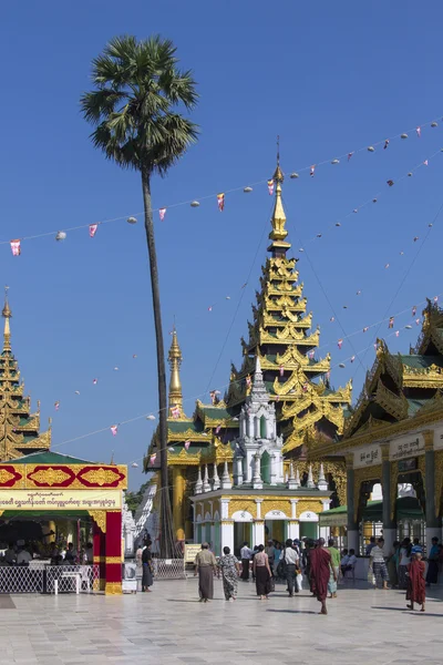 Комплекс "Пагода Шведагон" - Янгон - Мьянма — стоковое фото