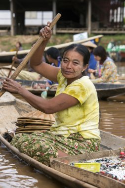 Birman kadın - Inle Gölü - myanmar
