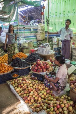 Bagan - gıda pazarı - myanmar