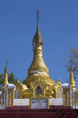 Budist stupa yakınındaki mt popa - myanmar