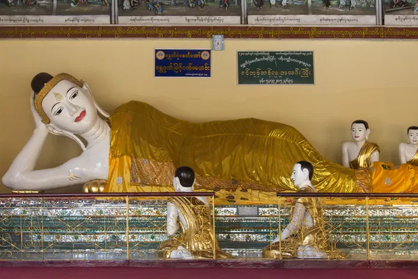 Shwedagon Pagoda Complex - Yangon - Myanmar — Stock Photo, Image