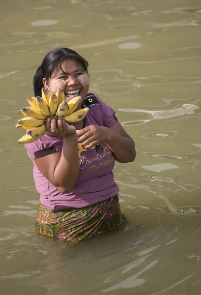 Birmański kobieta - Myanmar (Birmie) — Zdjęcie stockowe