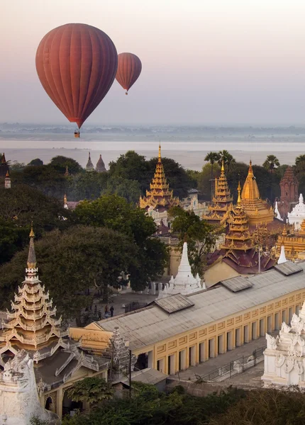 Globos de aire caliente - Bagan - Myanmar — Foto de Stock