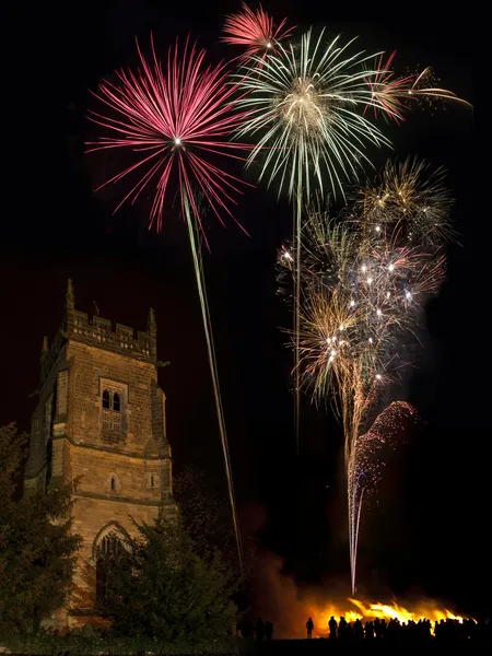 Exibição de fogo de artifício em 5 de novembro - Inglaterra — Fotografia de Stock