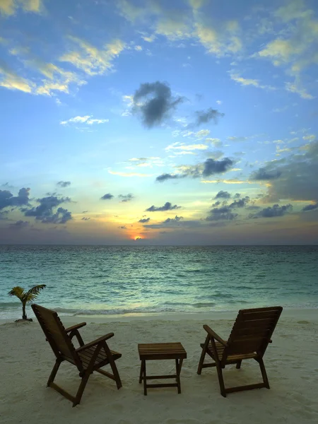 Tropical beach resort - Maldiverna — Stockfoto