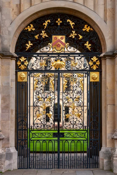 Ornate Gateway Оксфордский Университет Городе Оксфорд Великобритания — стоковое фото