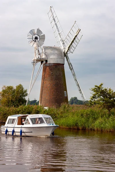 Windmill Norfolk Broads United Kingdom Network Shallow Freshwater Lakes Traversed — Stock Photo, Image