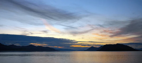 Dramatisk Himmel Och Kustlandskap Skymningen Alaska — Stockfoto