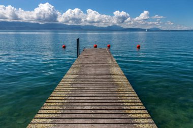 İsviçre 'nin Vaud kantonunda, Cenevre Gölü' nün kuzey kıyısında Jetty yakınlarında..