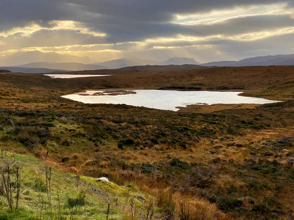 Paisaje Las Tierras Altas Con Las Montañas Assynt Ciogach Distancia —  Fotos de Stock