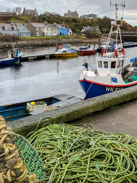 スコットランド東海岸のサザーランドのヘルムズデール沿岸の村の港 — ストック写真