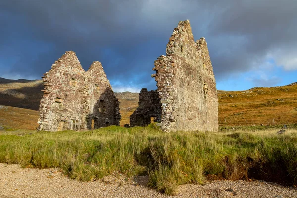 18世纪莱尔德家的废墟 苏格兰西北部Ardvreck城堡和Loch Assynt附近的Calda House — 图库照片