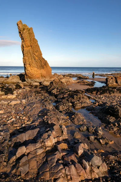 Rock Pinnacle Beach Coastal Village Cullen Moray Scotland — Stock Photo, Image