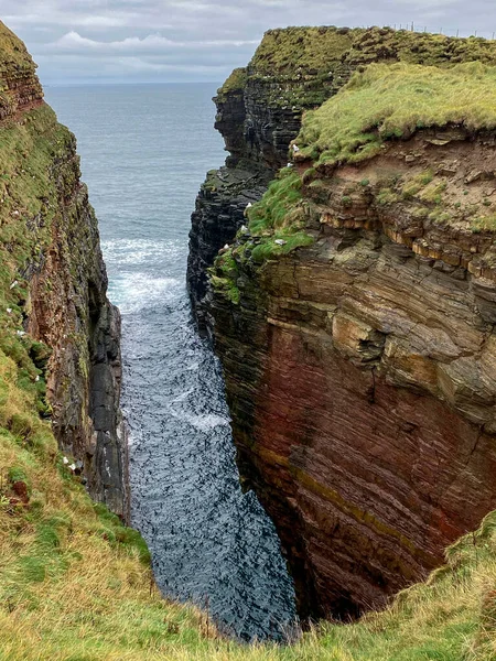 Zeekliffen Bij Duncansby Head Het Meest Noordoostelijke Deel Van Zowel — Stockfoto