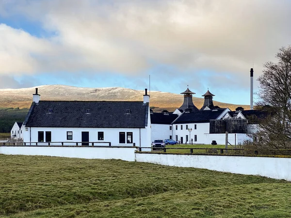 Dalwhinnie Whisky Distillery Highlands Scotland — 图库照片