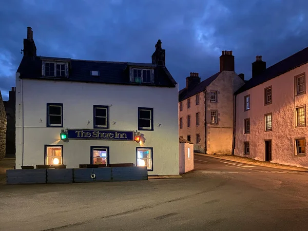 Dusk Pub 18Th Century Harbor Portsoy Small Coastal Town Aberdeenshire — Stock Photo, Image