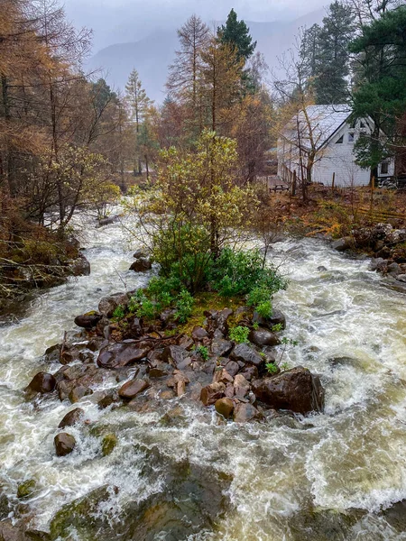 Ποταμός Κοντά Στο Torridon Στα Υψίπεδα Της Σκωτίας — Φωτογραφία Αρχείου