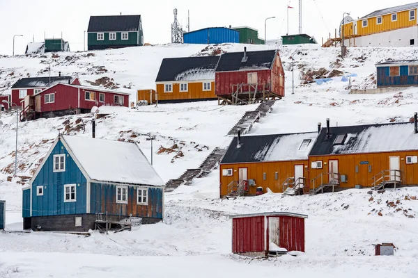 Město Ittoqortoormiit Pop 551 Vchodu Scoresbysundu Severovýchodě Grónska — Stock fotografie