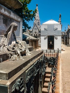 Buenos Aires 'teki Recoleta Mezarlığı' nda (Cementerio de la Recoleta) mezarlar. Güney Amerika 'da Arjantin.