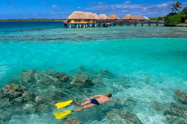 Snorkeling Resort Lusso Sull Isola Tropicale Mahini Nella Polinesia Francese — Foto Stock