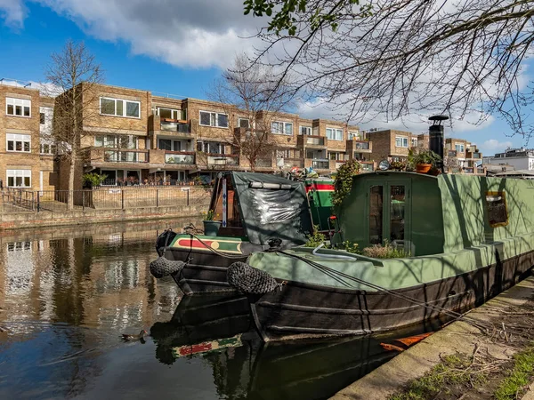 Barcos Estrechos Amarrados Gran Canal Unión Área Little Venice Centro — Foto de Stock