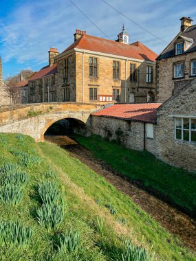 Helmsley - Kuzey Yorkshire, İngiltere 'nin Ryedale bölgesinde bir pazar kasabası ve sivil kilise.