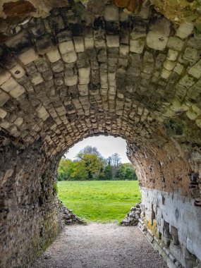 Waverley Manastırı 'nın kalıntıları. İngiltere' deki ilk manastır. Winchester Piskoposu William Giffard tarafından 1128 yılında kuruldu.