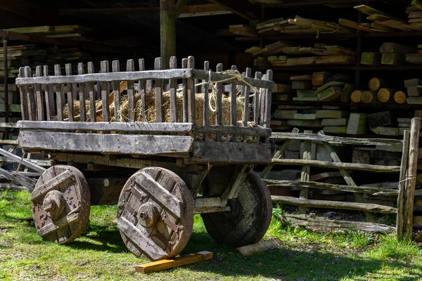 Rustic Wooden Cart Woodyard Weald Downland Open Air Museum West — Stockfoto