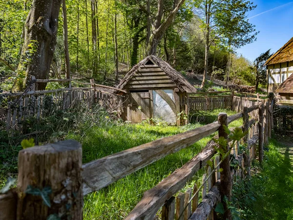Medieval Thatched Garden Shed Weald Downland Open Air Museum West — Fotografia de Stock
