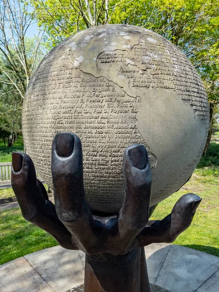 英国のスタフォードシャー州リヒフィールド近くのアレーの国立記念樹木園の看護記念碑 それは国民の追悼の英国のサイトです — ストック写真