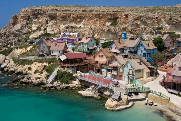 大力水手村 Popeye Village 一部设定在马耳他地中海岛屿西北海岸安克雷湾的电影 — 图库照片