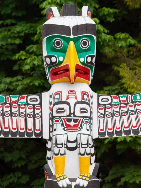 Totem Pole Stanley Park 'ta British Columbia, Kanada' da Vancouver şehrinde.