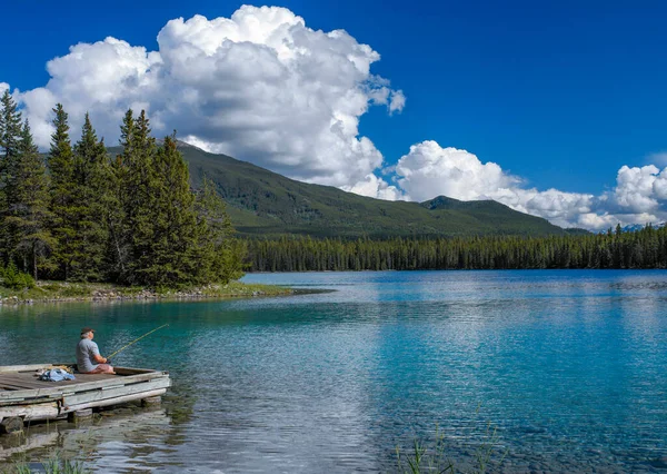 Ψαράς Προβλήτα Στη Λίμνη Annette Στο Jasper National Park Στην — Φωτογραφία Αρχείου