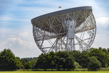 Birleşik Krallık 'ın Cheshire kırsalındaki Jodrell Bank Radyo Teleskobu.