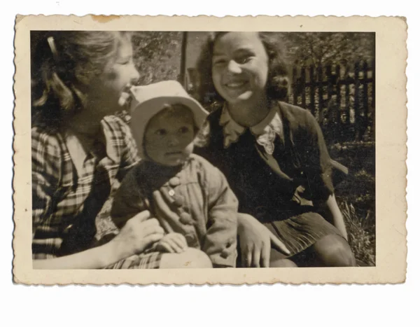 Joven madre y su bebé — Foto de Stock