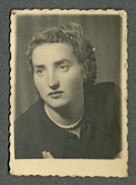 Retrato de mujer joven — Foto de Stock