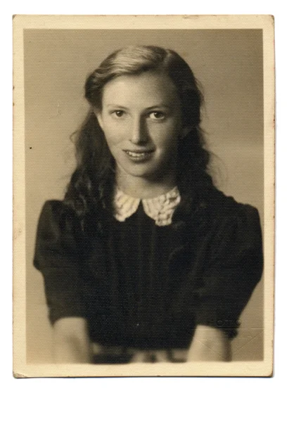 Retrato de mujer joven — Foto de Stock