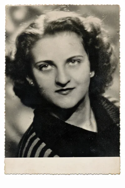 젊은 여자의 초상화 — 스톡 사진