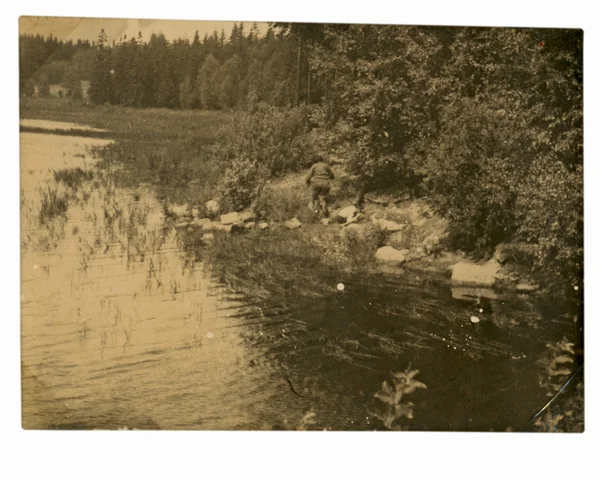 Rive du lac (avec le cavalier sur le vélo ) — Photo