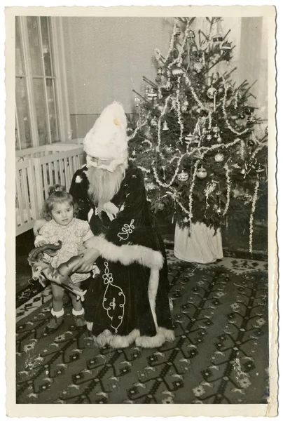 Santa Claus (opa Frost) in de kinderkamer — Stockfoto