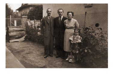 Aile - erkek, kadın, küçük kız