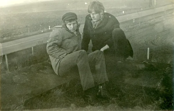 Young men on the road (Beats, beat generation) — Stock Photo, Image