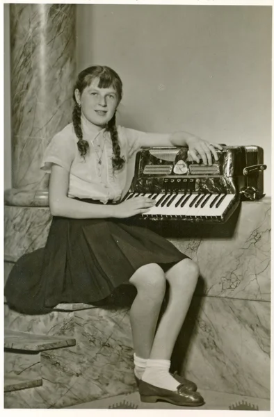 Teenager - Girl with Accordion — Stock Photo, Image