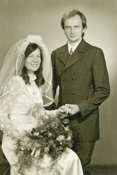 Svatební den - nevěsta a ženich — Stock fotografie